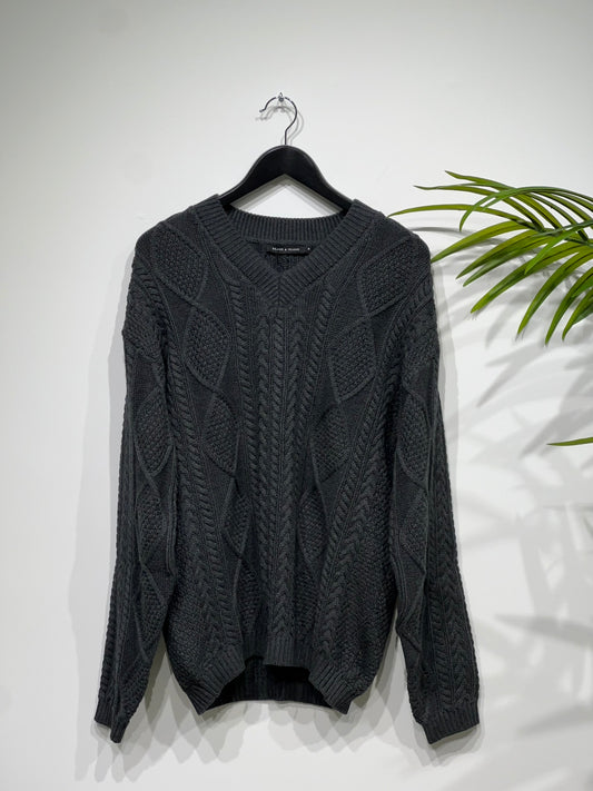 TAKASHI V-NECK KNIT