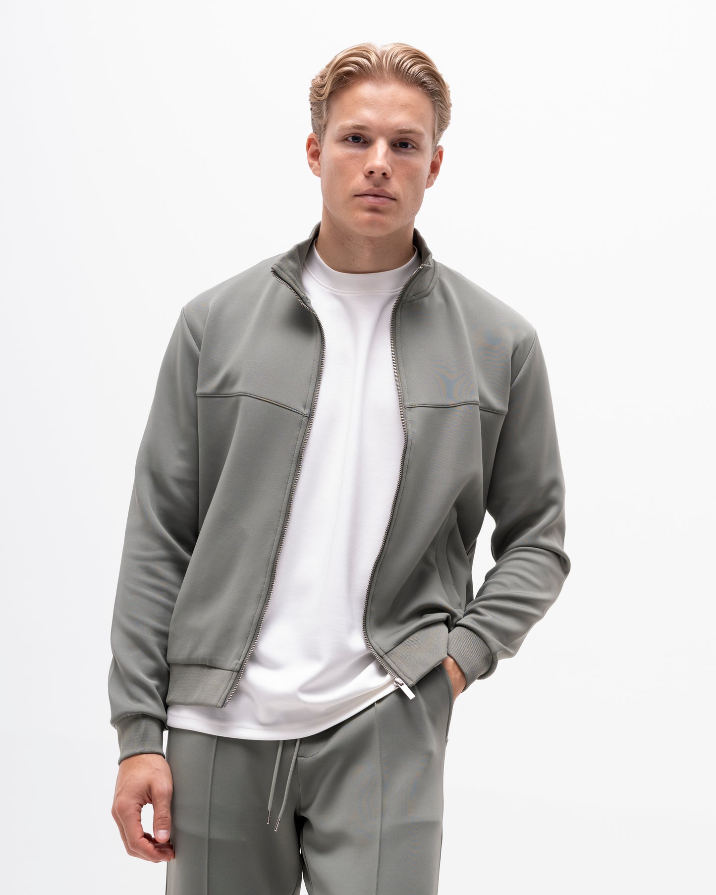AKINO TRACK JACKET