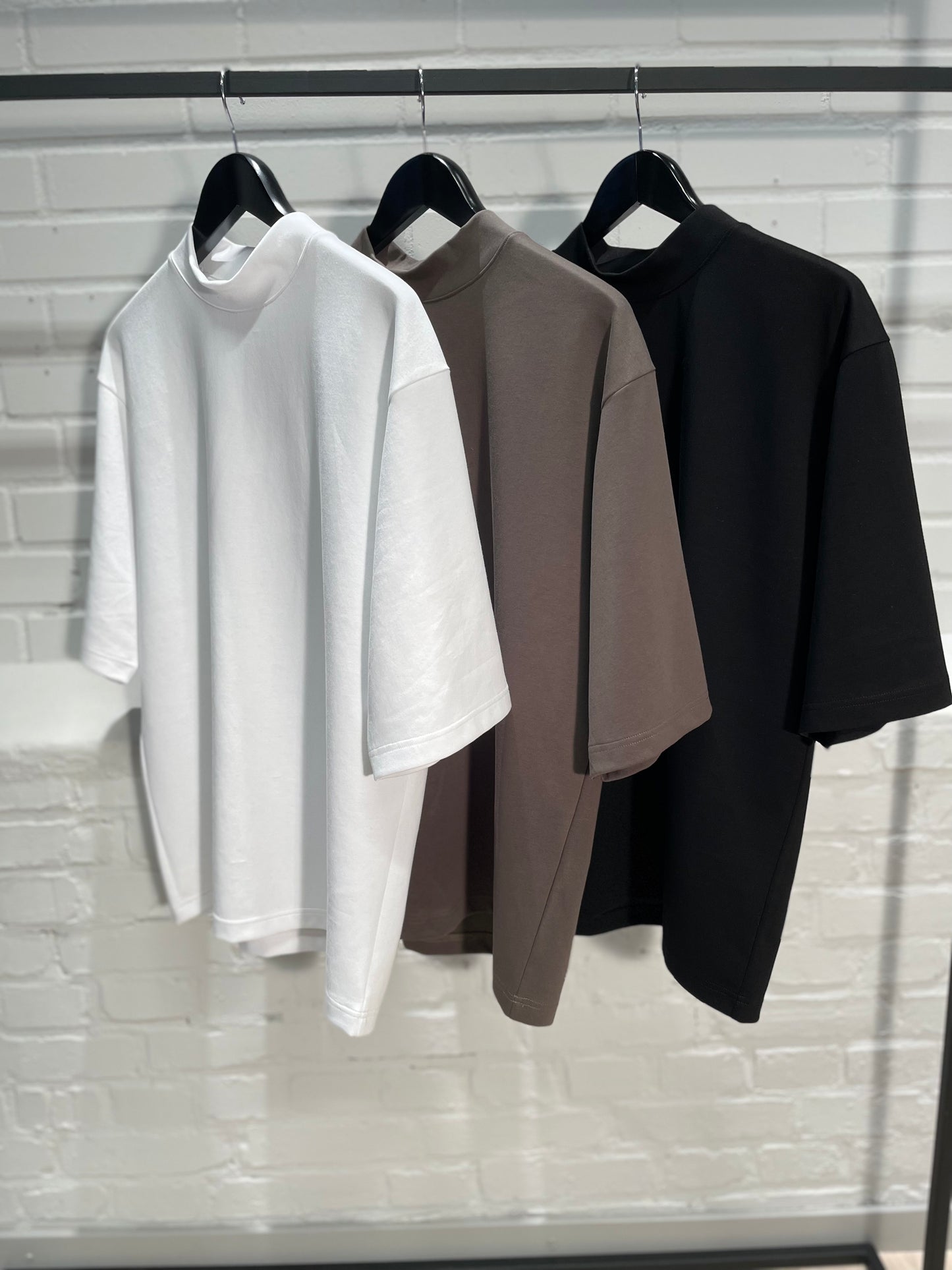 TAVIO HIGH NECK T-SHIRT